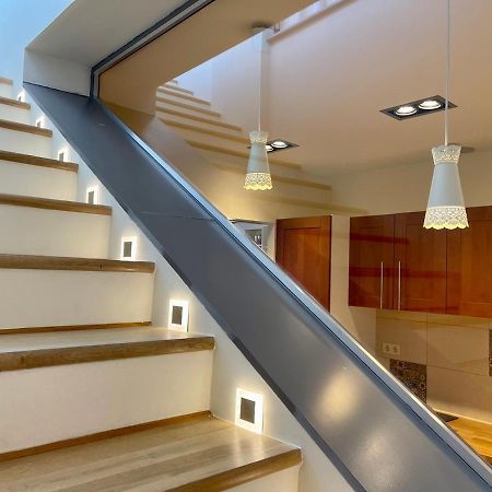 Penthouse W Private Rooftop And Free Parking Budapest Bagian luar foto