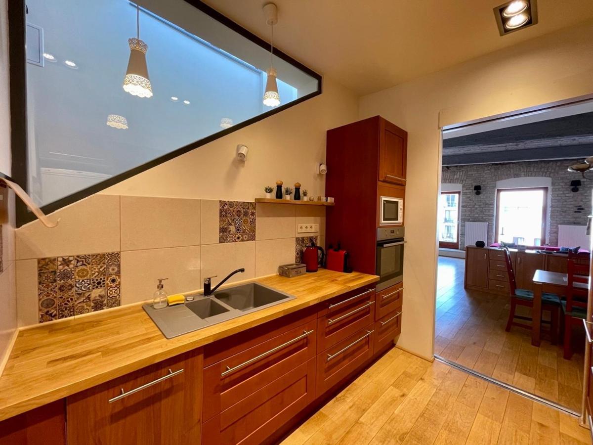 Penthouse W Private Rooftop And Free Parking Budapest Bagian luar foto