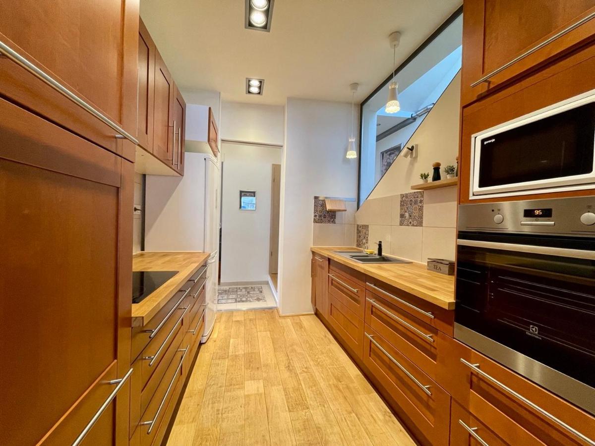 Penthouse W Private Rooftop And Free Parking Budapest Bagian luar foto