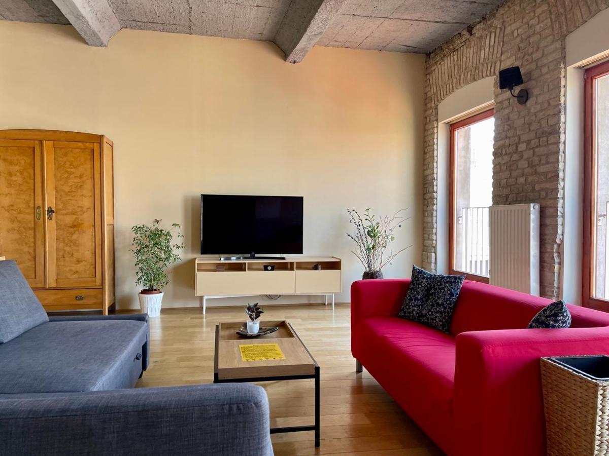 Penthouse W Private Rooftop And Free Parking Budapest Bagian luar foto