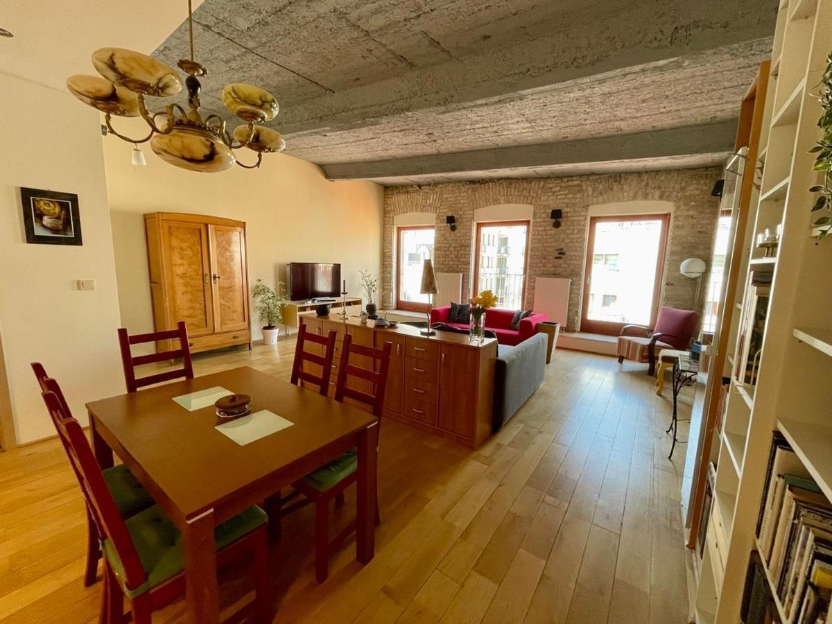 Penthouse W Private Rooftop And Free Parking Budapest Bagian luar foto
