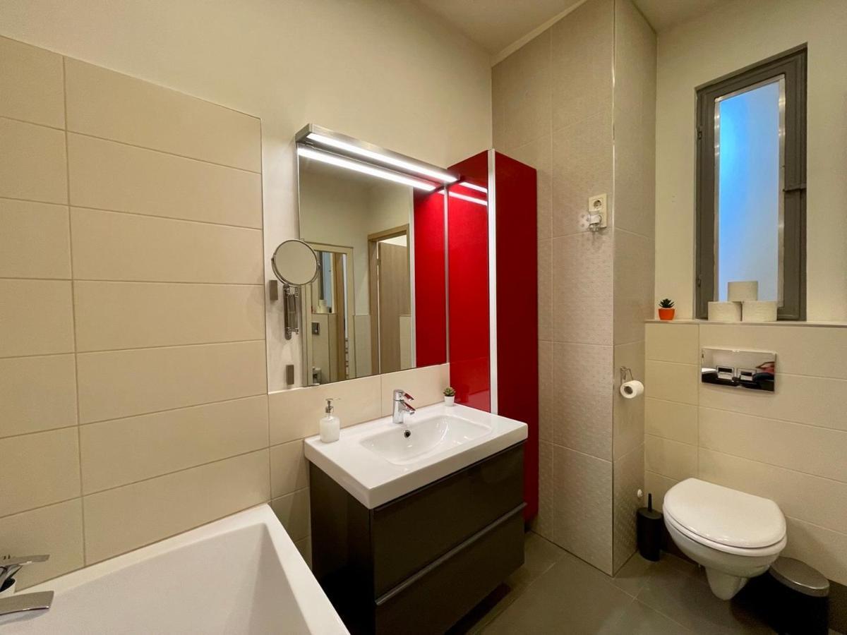 Penthouse W Private Rooftop And Free Parking Budapest Bagian luar foto