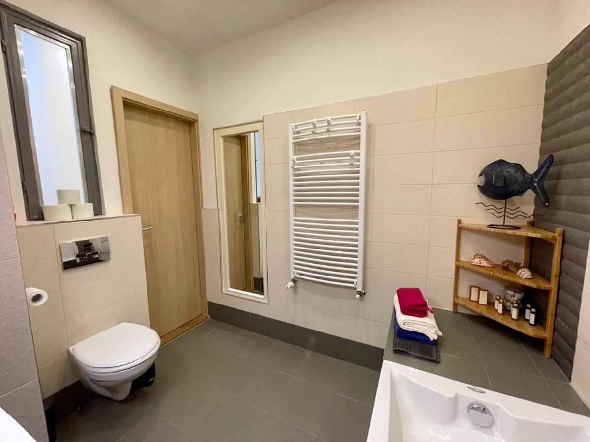 Penthouse W Private Rooftop And Free Parking Budapest Bagian luar foto