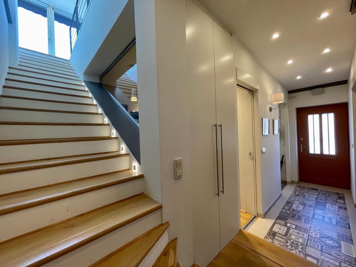 Penthouse W Private Rooftop And Free Parking Budapest Bagian luar foto