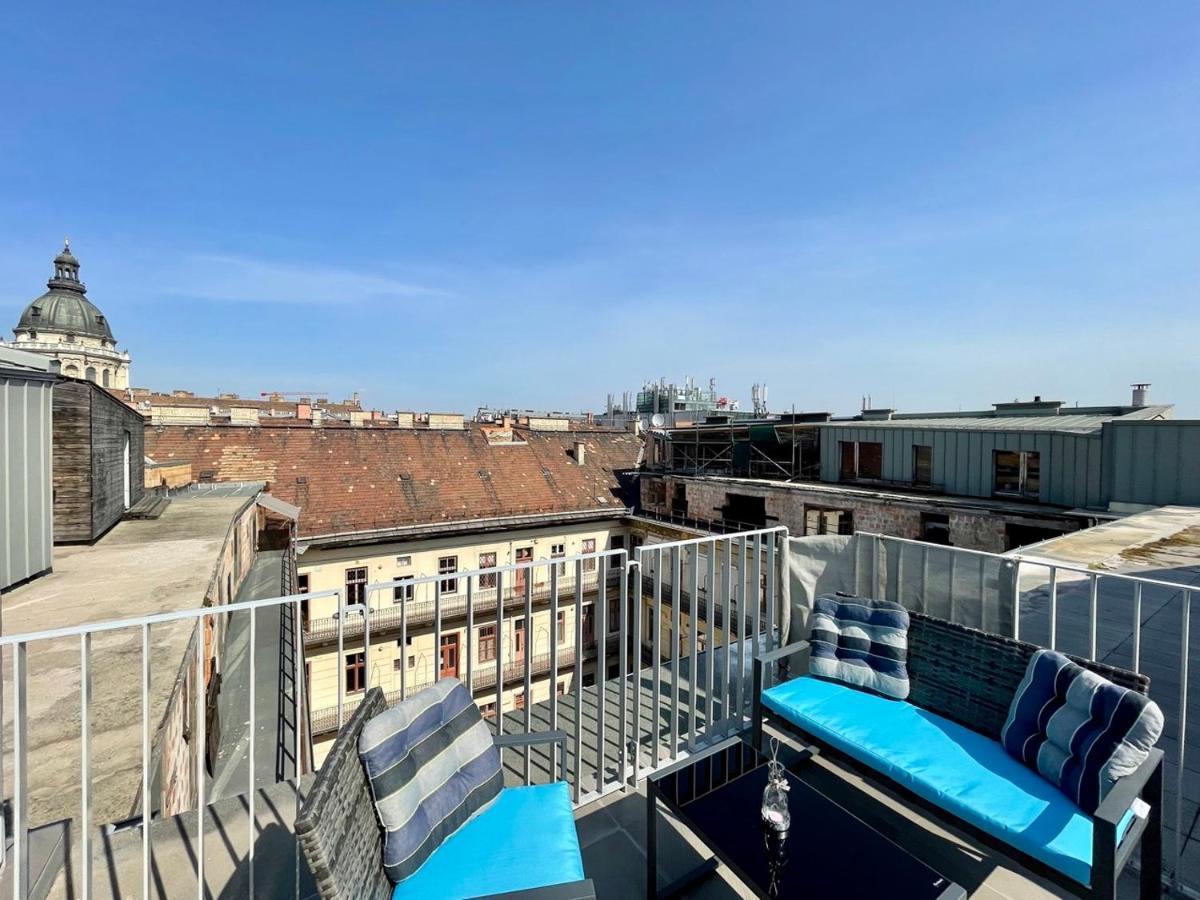 Penthouse W Private Rooftop And Free Parking Budapest Bagian luar foto